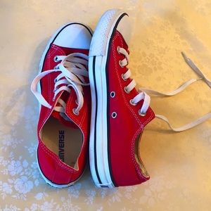 women’s red converse